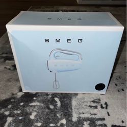 Smeg electric hand mixer