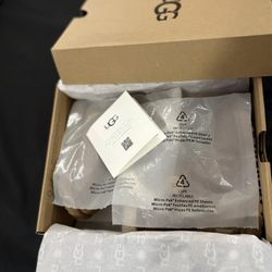 Ugg Bailey Button II