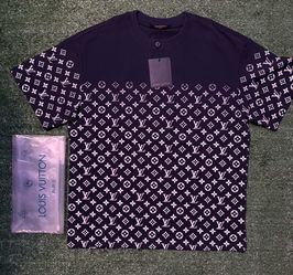 Lv navy blue Tee size XL