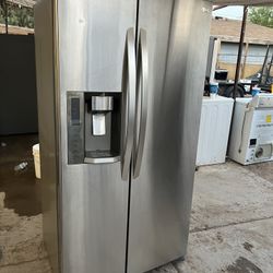 LG REFRIGERATOR 