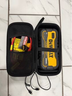 Dewalt 2500A Peak Amp Lithium Ion Jump Starter with USB Power Bank (New)