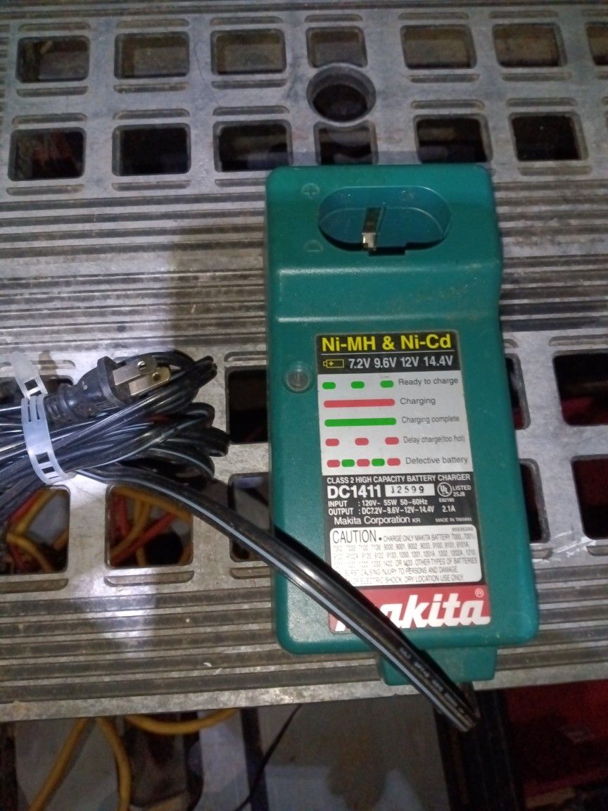 Makita Battery Charger