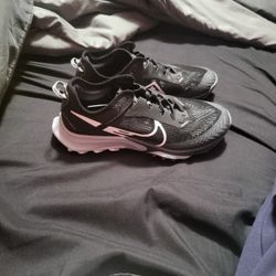 Men Nike Shies Nike Trail Air Zoom Size 7