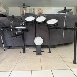 Alesis Command Mesh Special-edition Electronic Drum Set
