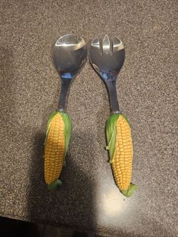 Vintage Corn On The Cob Salad Tossing Spoon And Fork Serving set