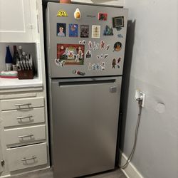 Whirlpool Silver Refrigerator 