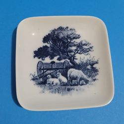 Royal Copenhagen Plaquette 2985-3-985. 
