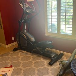 Nordic track E7.0z Intensity Stride 20"Stride Elliptical