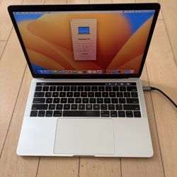 2017 MacBook Pro 13 Touchbar 3.5 i7 16GB 256GB Storage