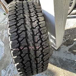 Rin Y Goma Sin USO 245 -65-R17 