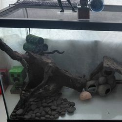 25 Gallons Fish Tank Or Terrarium 