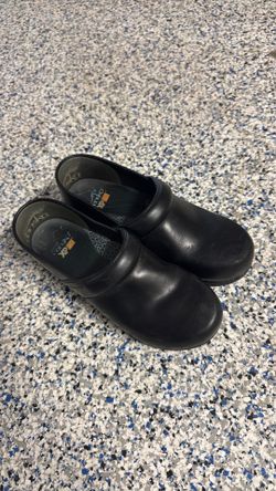 Dansko shoes size 8