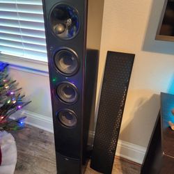 Klipsch Towers And Center Channel