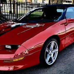 1995 Camaro Convertible 6 cylinders Motor and Transmicion in Perfect Condition 135000 Miles, 18 inch Chevy Wheels, Leds Headligths, fogligths