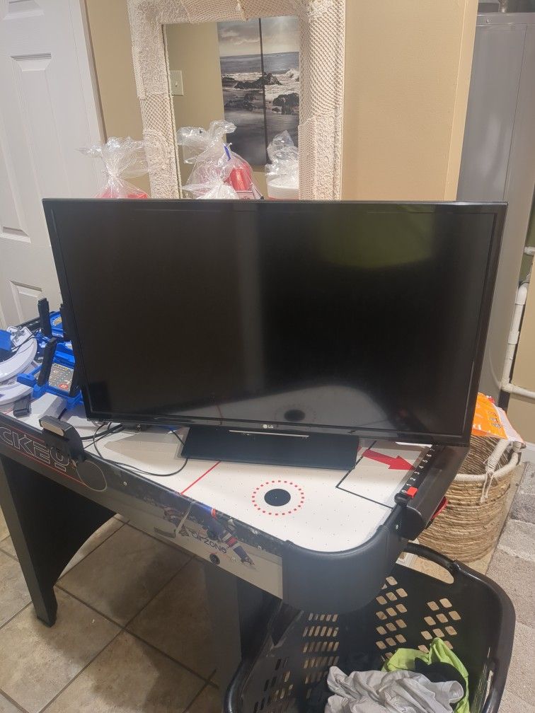 LG T.V.