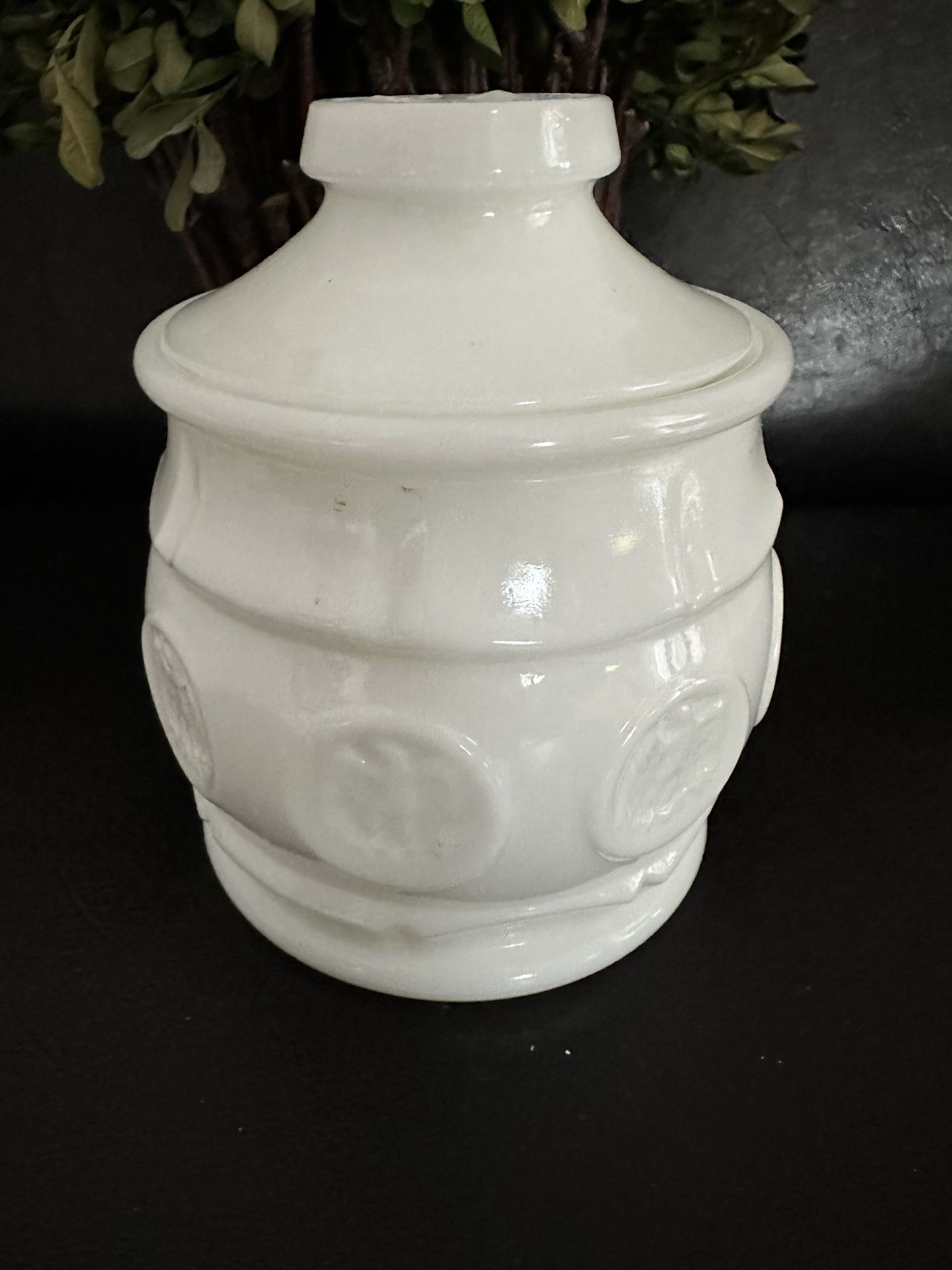 Wheaton Milk Glass Eagle Coin Medallion Lidded Sugar Bowl-Jar 1970's USA.