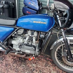 honda goldwing caffe racer 1000 cc 76  classic custom  very nice custom bike  money invest title clean runs and drive $ 3600  also speak español