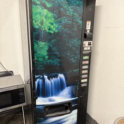 Dixie-Narco 501E (Model DN 501E, R134a refrigerant)