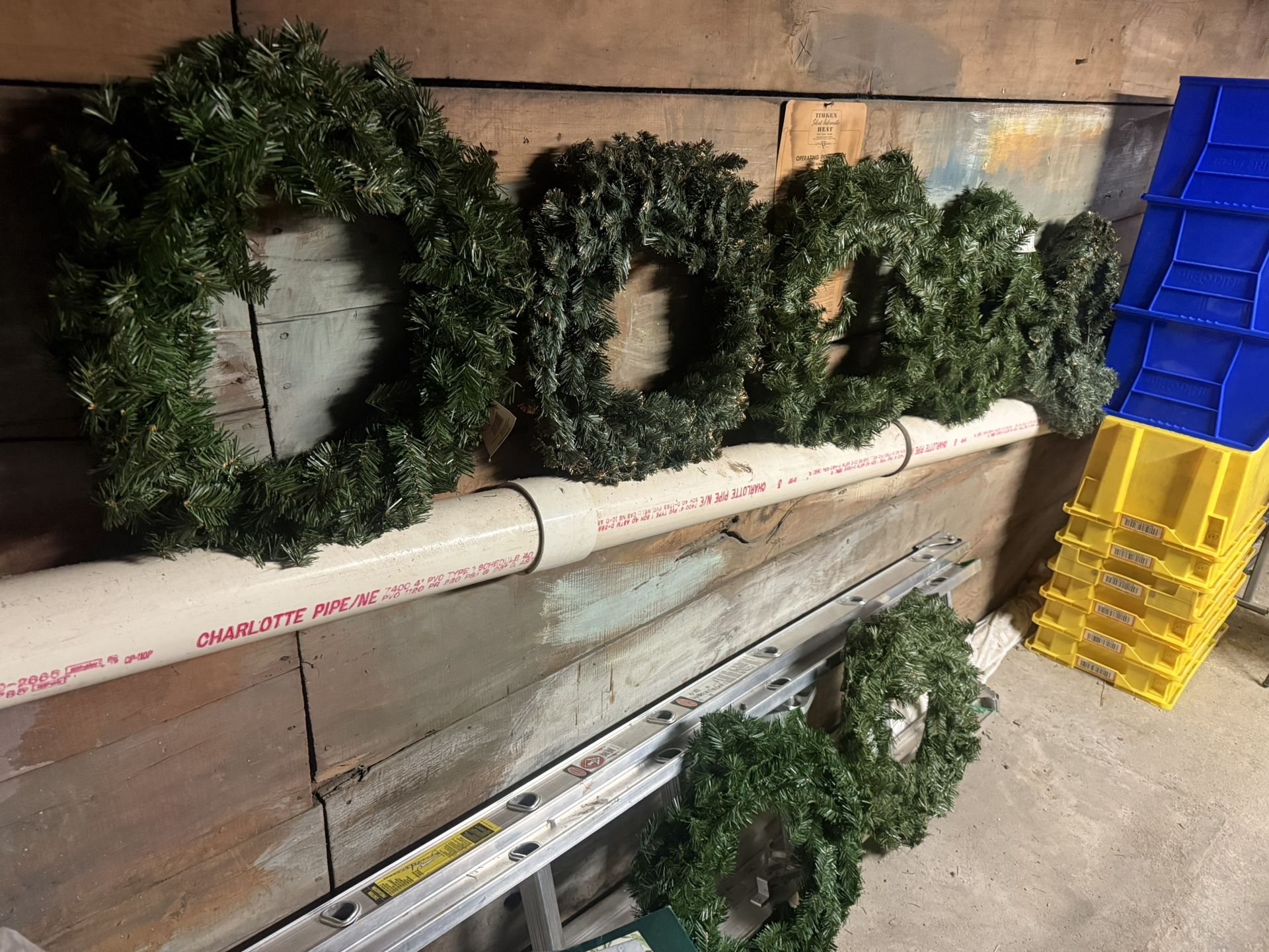 7  Christmas Wreaths 