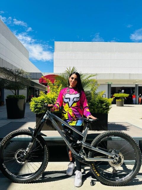 Woman's Long sleeve  Jersey Fox Downhill Mountain Bike MEDIUM 