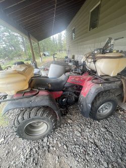 Yamaha Kodiak 4-wheeler w/ 2 Spray Tanks