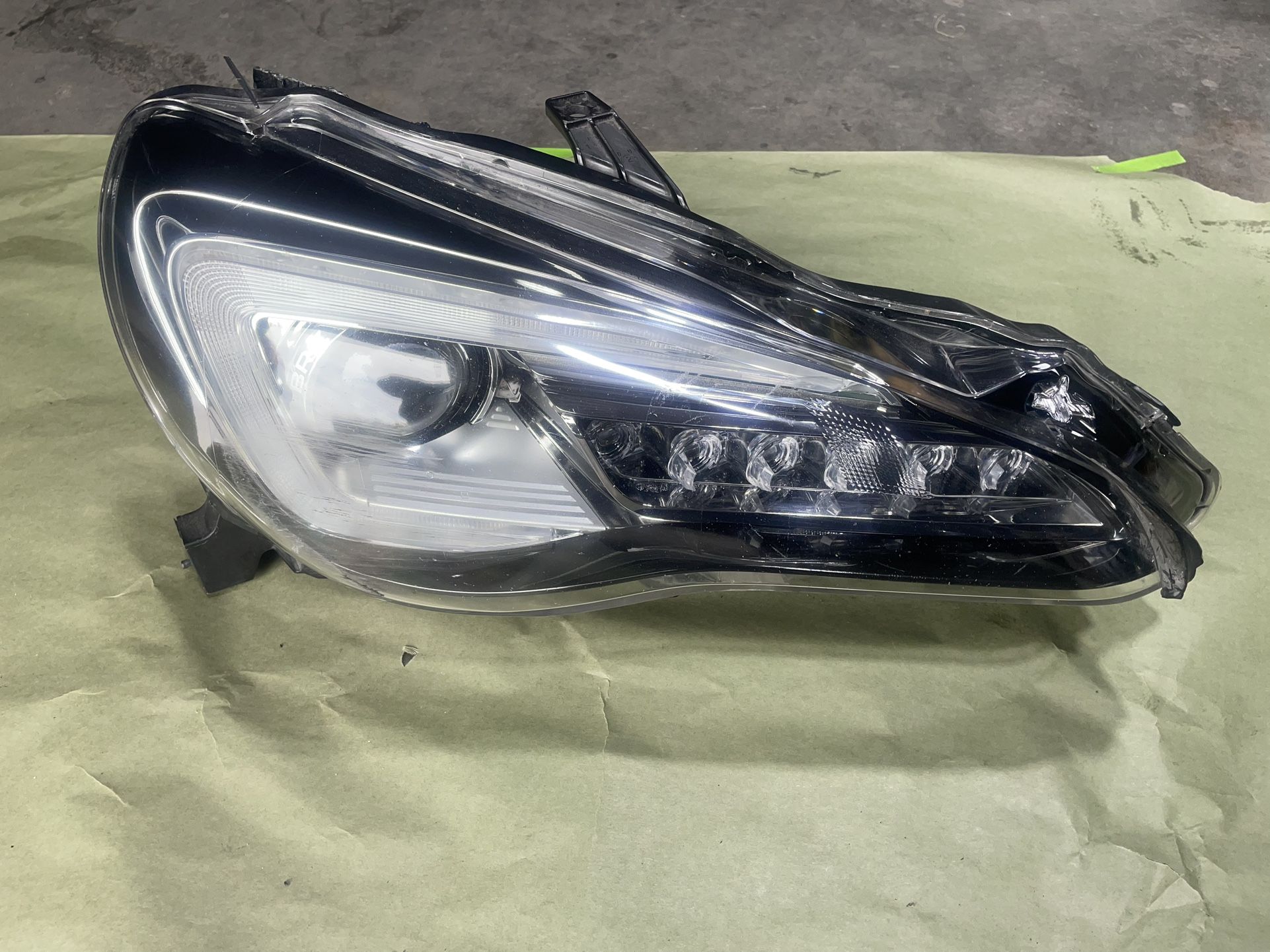 2017-2018 Subaru Brz Headlight 