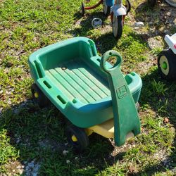 Little John Deere Wagon For Kids And Toddlers. East, west or north
