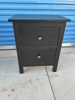 2 DRAWER HEMNES NIGHTSTANDS