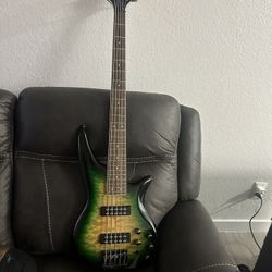 bass guitar