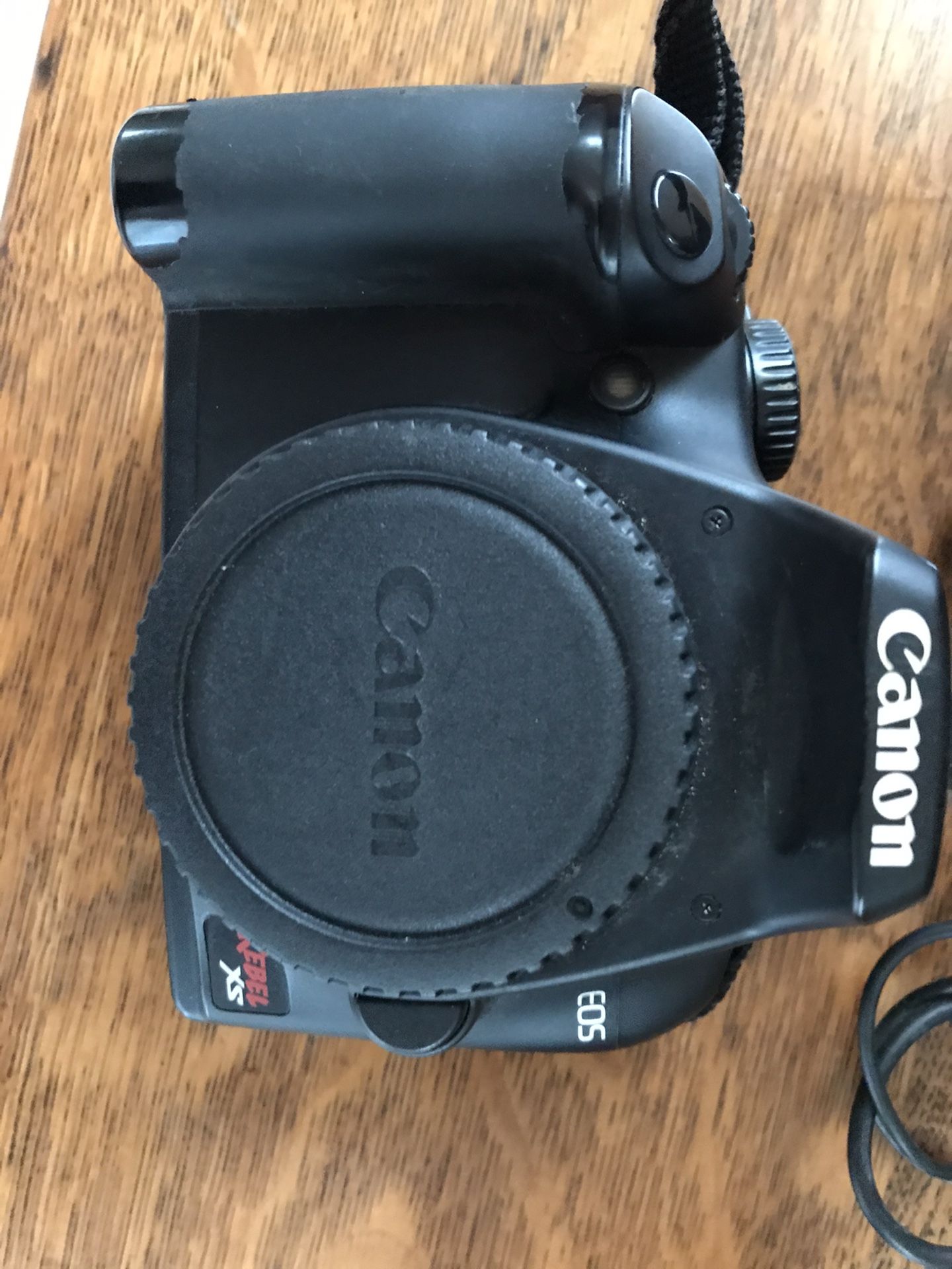 Cannon EOS camera with 18-55 lens, camera for parts or to be fixed