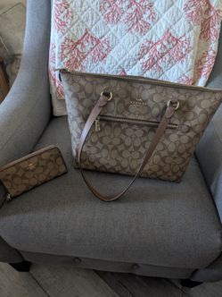 NWOT Coach tote and wallet