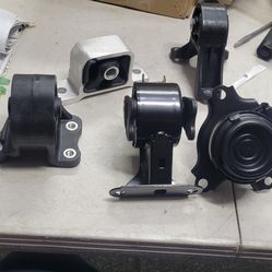 2003----2011 Honda Element 5 Piece Engine And Transmission Mount 
