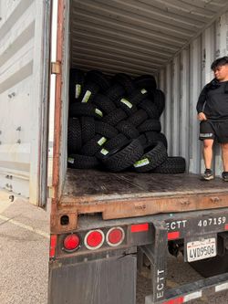 Atturo 33/1250/20 MT TIRES SET