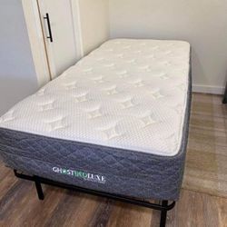 GhostBed Luxe Twin XL Mattress- LIKE NEW 