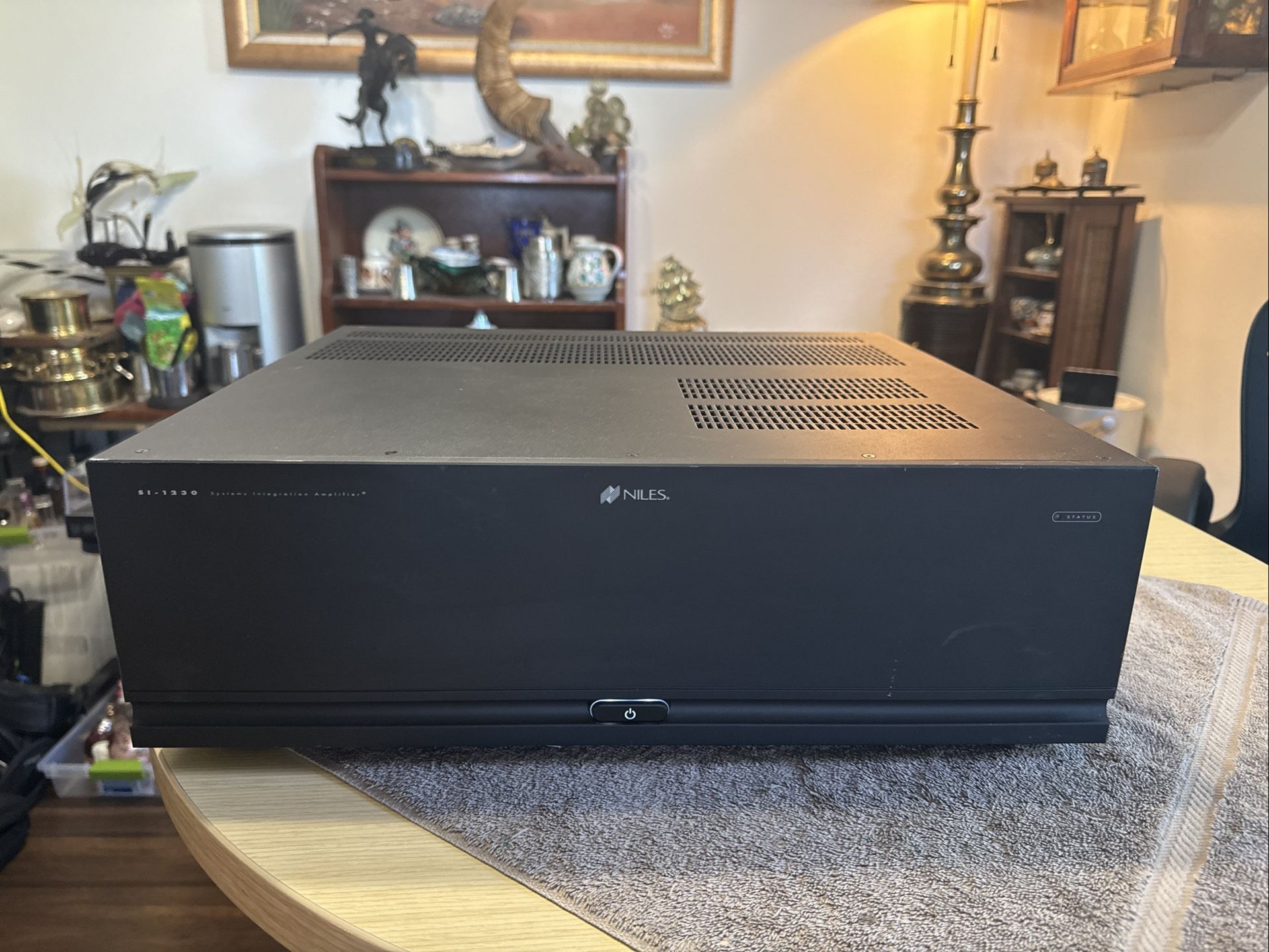 Niles SI-1230 Series 2 12 Channel 30 WPC Amplifier