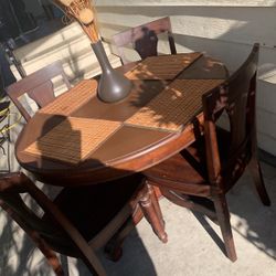 Kitchen Table 4 Chairs 