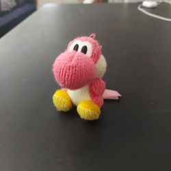 pink Yoshi yarn amiibo