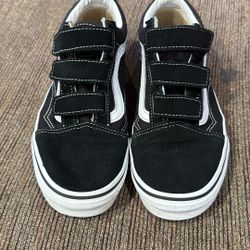 Men’s Vans Velcro Size 6