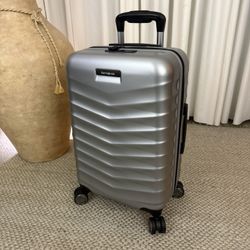 Samsonite Hardside Carry on Spinner Suitcase 