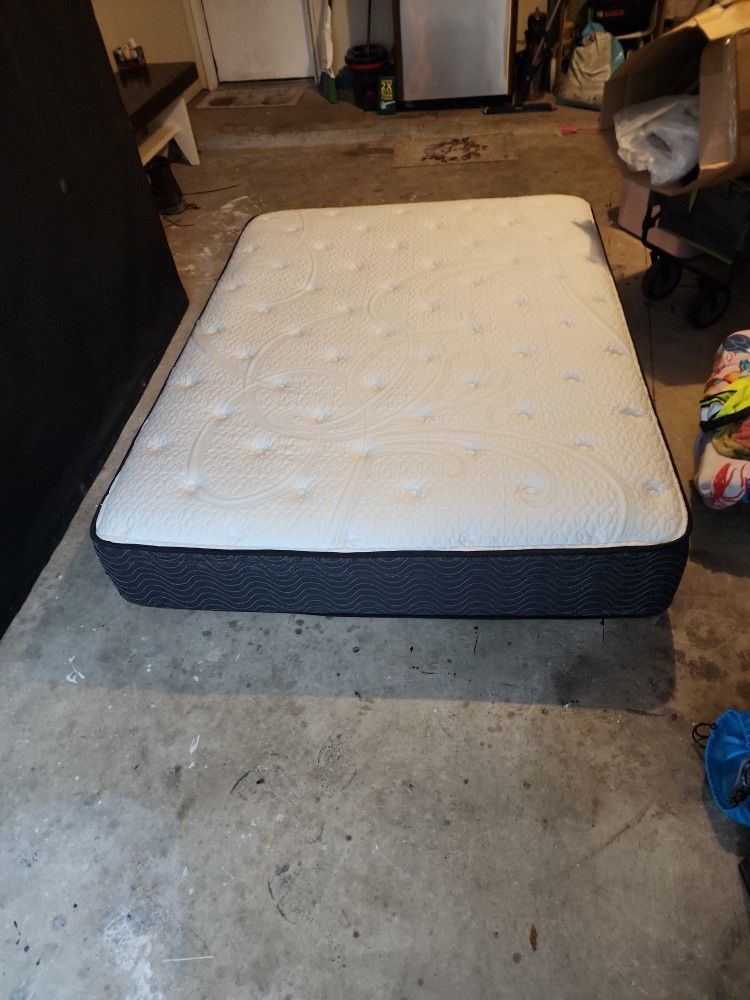 Queen Spring box and mattress.