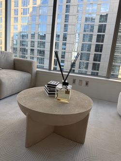 West Elm Monti Round Coffee Table 30”