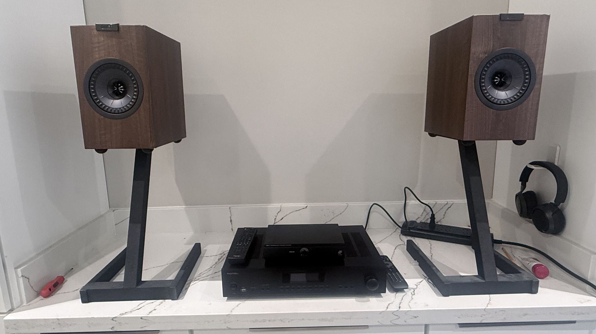 Premium 2.1 Hi-Fi Setup – Rotel A12 Integrated, KEF Q150, Powered Sub