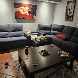 400$ Blue Sectional. 3 Piece. CLEAN