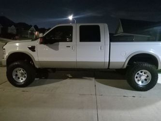 08 f250 king ranch ex cond, 156.076 miles before  build, Oxford white and Pueblo gold metallic. Rebirth from the pistons up