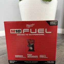 M18 FUEL 18V Lithium-Ion Brushless Cordless Compact Router (Tool-Only)   