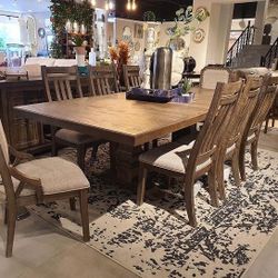 Wyndahl Rustic Brown Dining Room Set /Dining table and Chairs 
