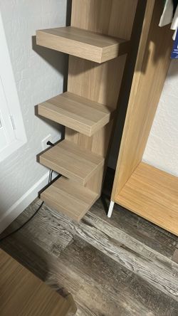 Floating shelf