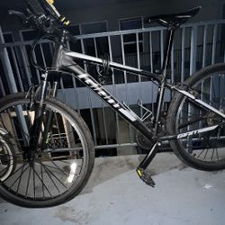 Bicicleta Giant R26