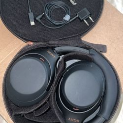 Sony XM4 Headphones 