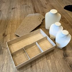 9 Jewelry Displays   5 Burlap necklace Stands 1 Bracelet Box 3 Busts